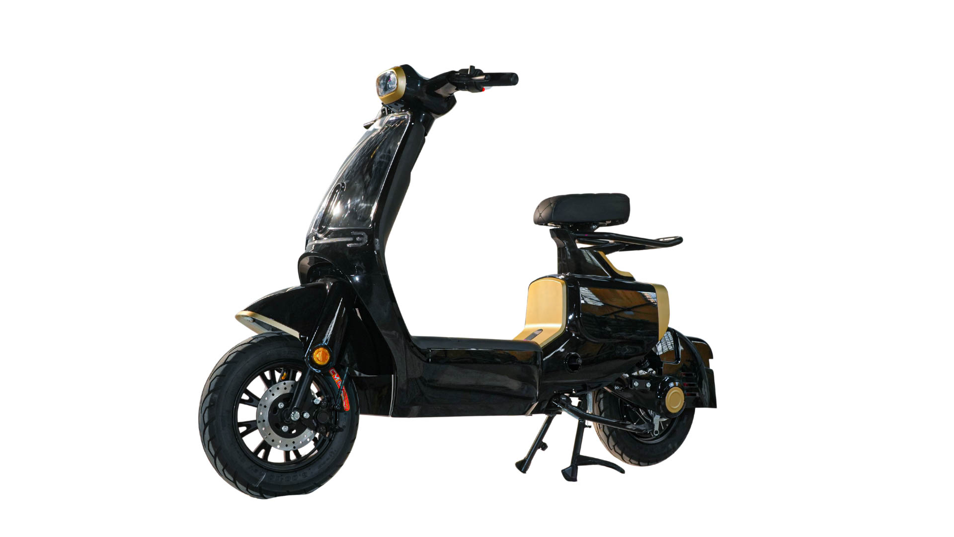 Yumoto V1 màu đen vàng